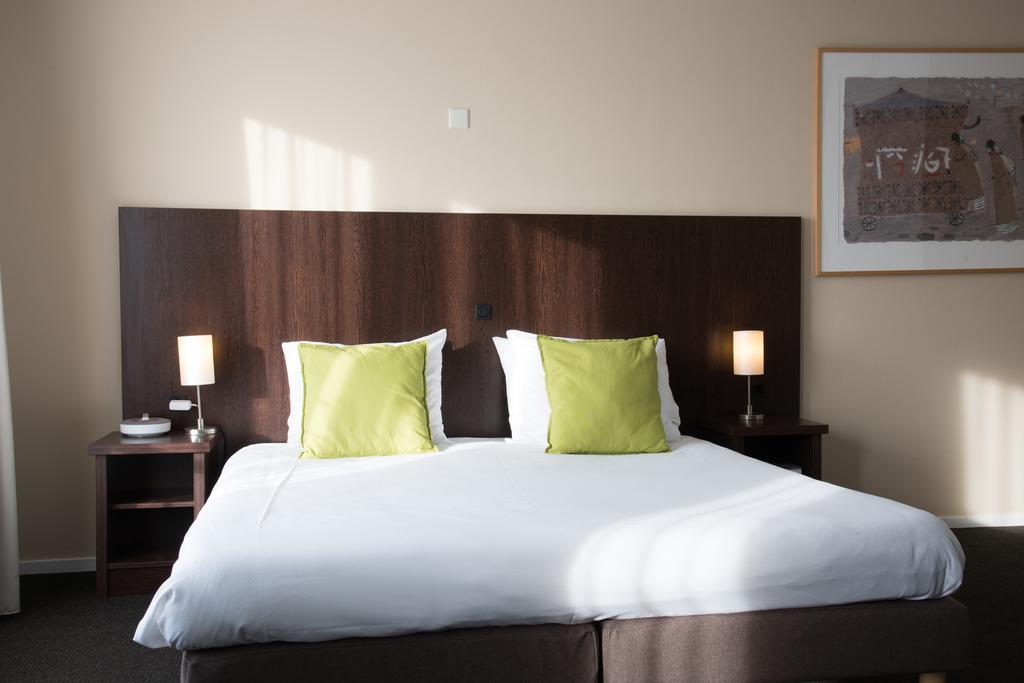 Studio,404244603:JPEG